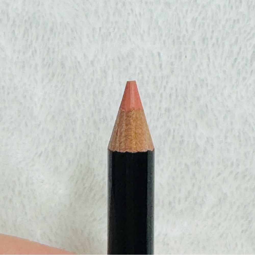 Laura Mercier Caviar Perfecting Lip Liner - 06 Opulent Peach - NIB